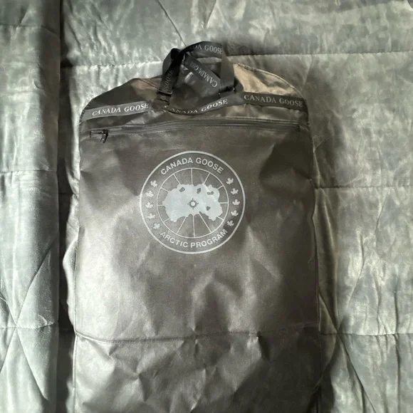 Canada Goose Ski & Snow Jacket - WHITE BRAND NEW WITH TAGS NEVER WORN
